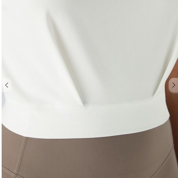 Patitoff Flow Pet Hair Resistant Crew Neck Sleeveless Cropped Yoga Tank Top - Picture 3 of 3